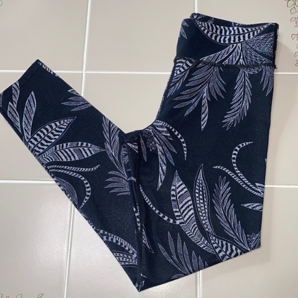 Joy Lab Black and White Active Leggings Small